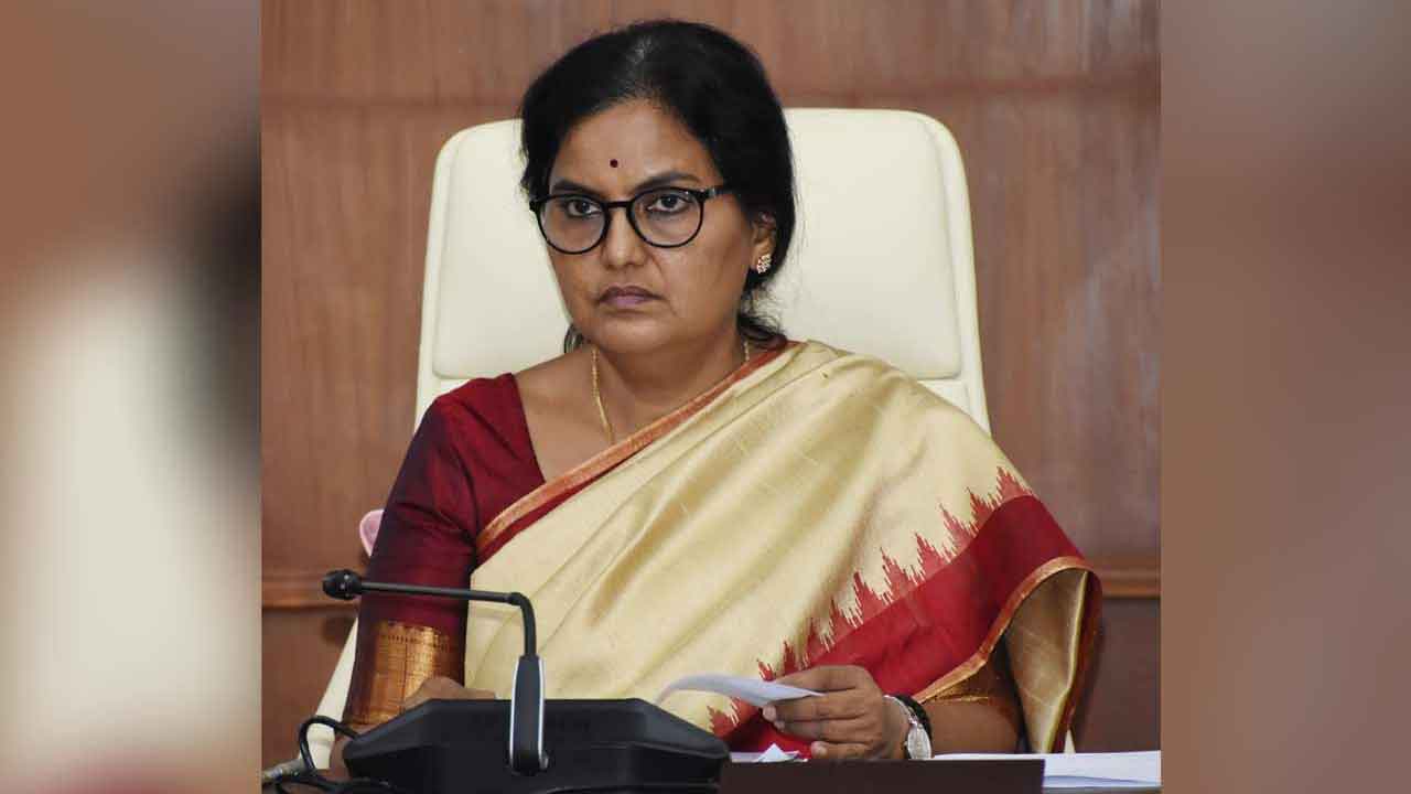 ఇద్దరు ఐపీఎస్‌ల రిలీవ్‌