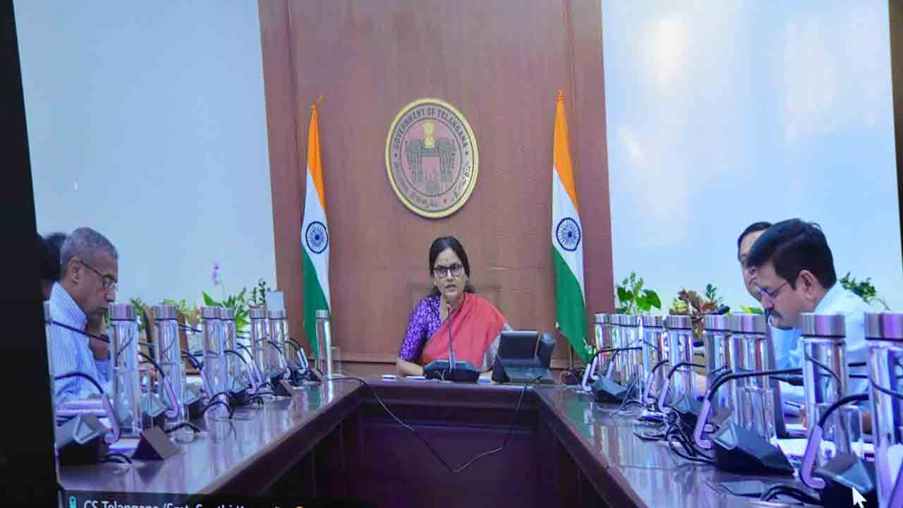 తాగు, సాగునీరు, విద్యుత్ సరఫరాపై నిరంతర పర్యవేక్షణ.. వీడియో కాన్ఫరెన్స్‌ ద్వారా కలెక్టర్లకు ప్రభుత్వ ప్రధాన కార్యదర్శి దిశా నిర్దేశం