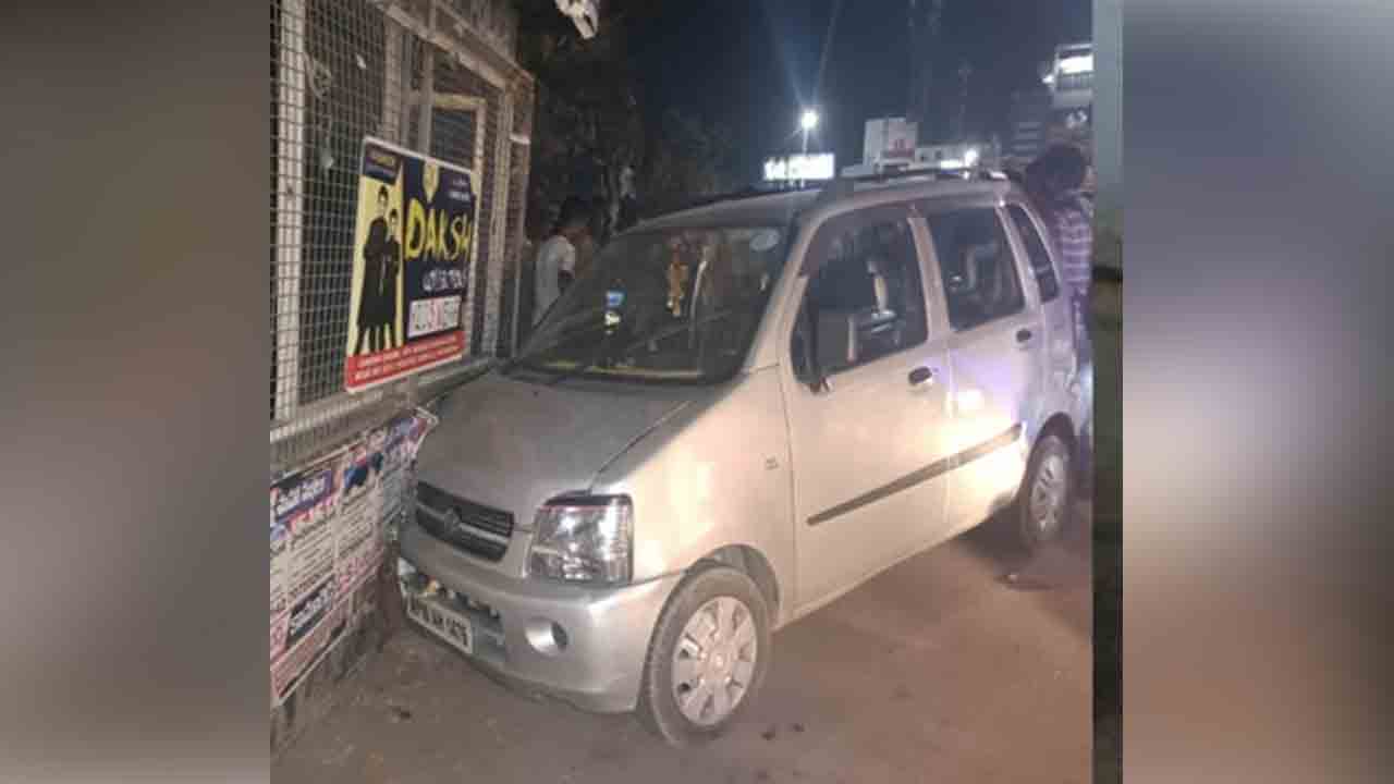 Road accident | నిజామాబాద్‌ జిల్లా కేంద్రంలో రోడ్డు ప్రమాదం.. ముగ్గురికి గాయాలు