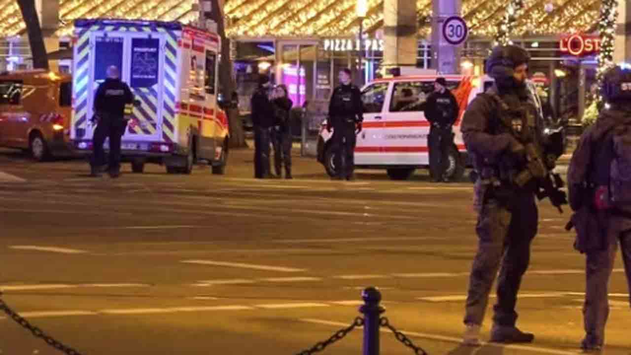 Car drives into crowd | జనంపైకి దూసుకెళ్లిన కారు.. 28 మందికి గాయాలు