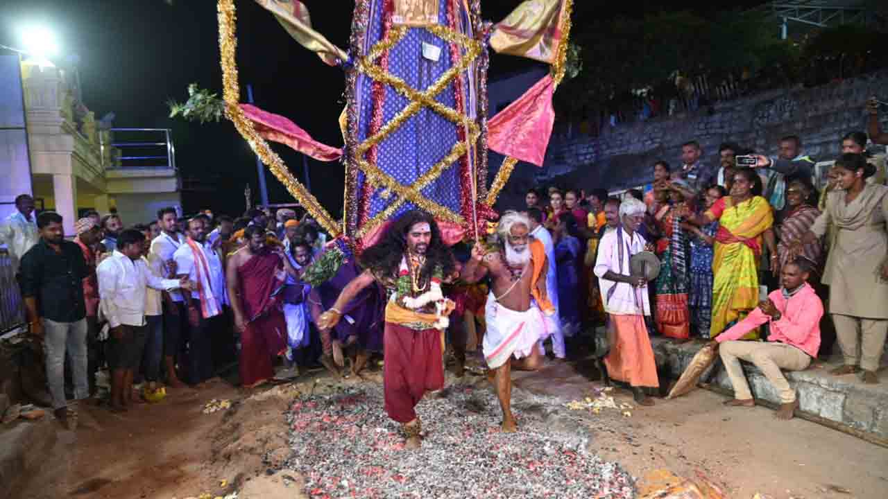 Cheruvugattu Jatara | కన్నులపండువగా చెర్వుగట్టు జాతర.. అగ్నిగుండాలలో నడిచిన భక్తులు.. ఫొటోలు