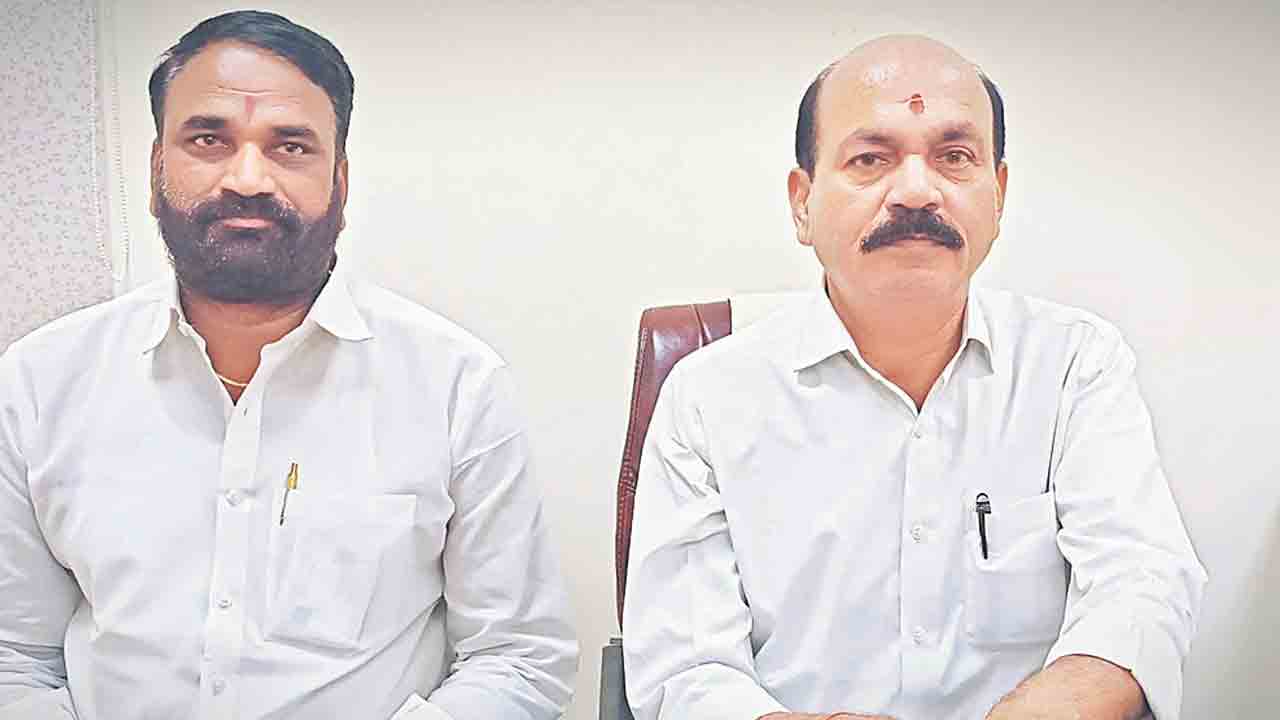 ఎన్నికల కోడ్‌ పేరుతో పథకాలు ఆపేందుకు కుట్ర