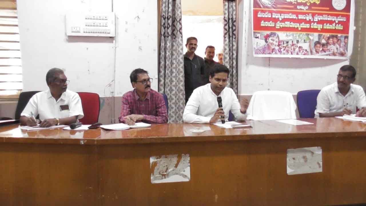 టెన్త్‌లో నూరుశాతం ఫలితాలు సాధించాలి