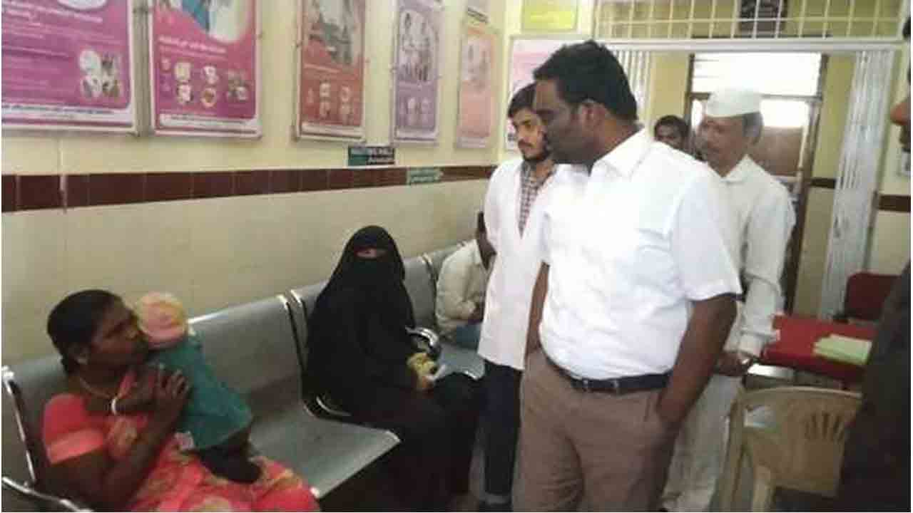 Collector Visit | ప్రాథమిక ఆరోగ్య కేంద్రాన్ని తనిఖీ చేసిన కలెక్టర్ రాజీవ్ గాంధీ