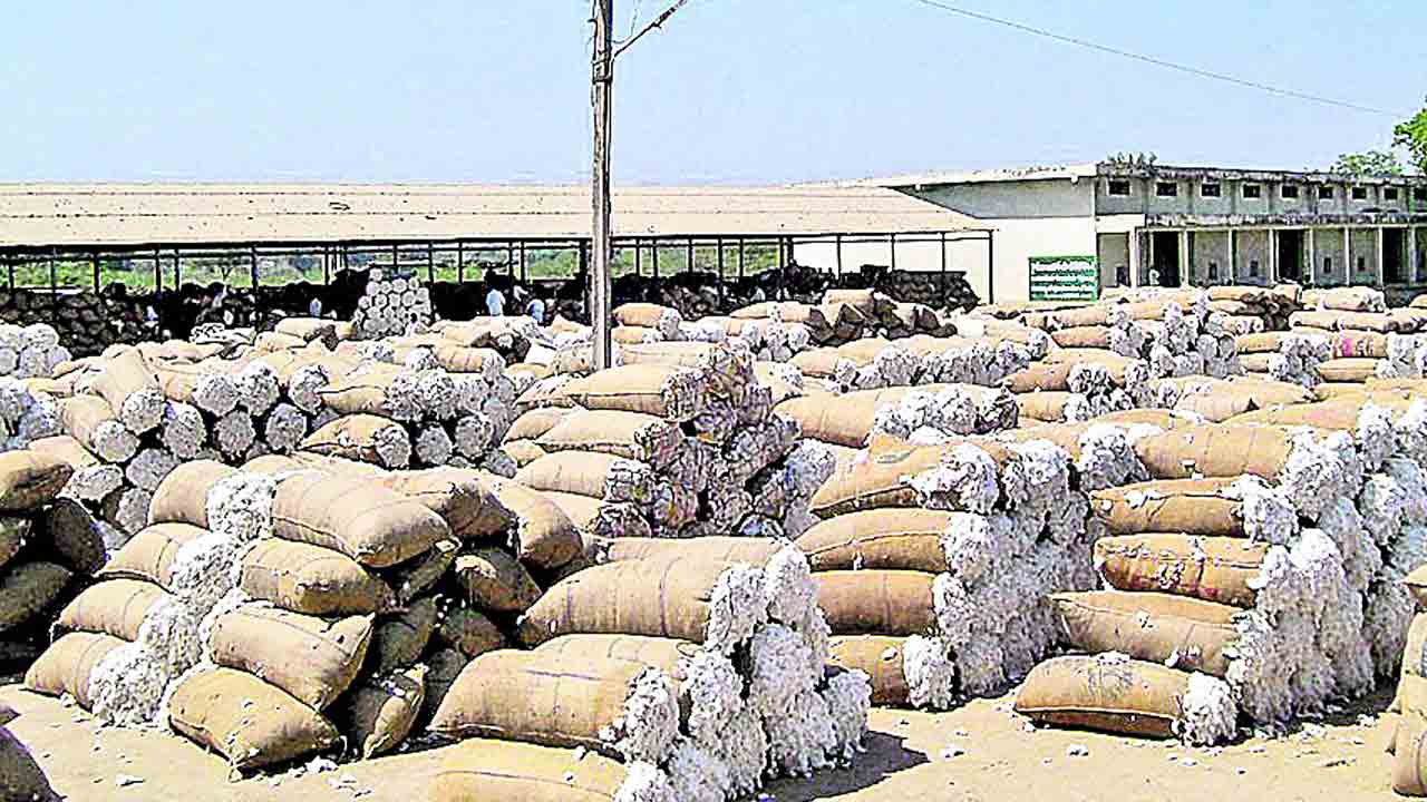 సీసీఐ సర్వర్‌ డౌన్‌.. రైతు పరేషాన్‌