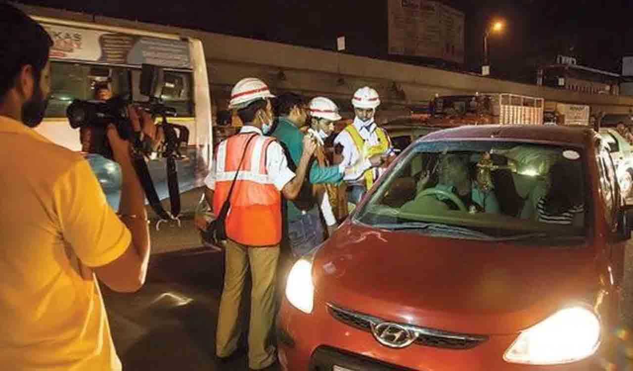 Drunk and Drive |  డ్రంక్‌ అండ్ డ్రైవ్ తప్పించుకోబోయి.. జుబ్లీహిల్స్‌లో కారు భీభత్సం.. ఐదుగురు విద్యార్థుల అరెస్ట్‌..!