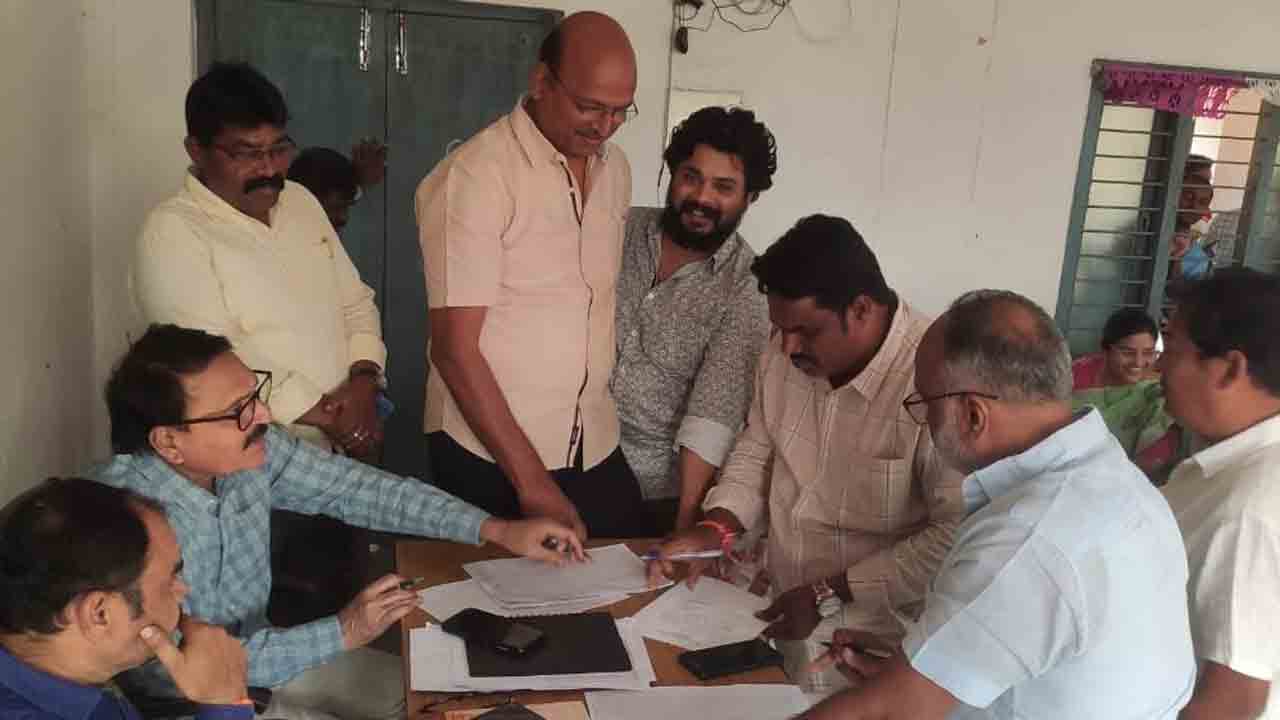 డీఎస్సీ అభ్యర్థులకు పోస్టింగ్‌లు