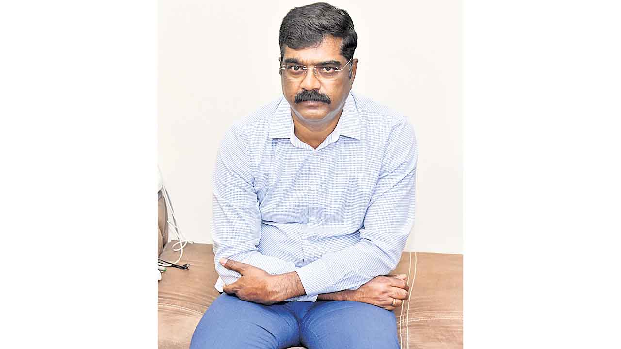డీటీసీ అక్రమ ఆస్తులు రూ.4 కోట్లు