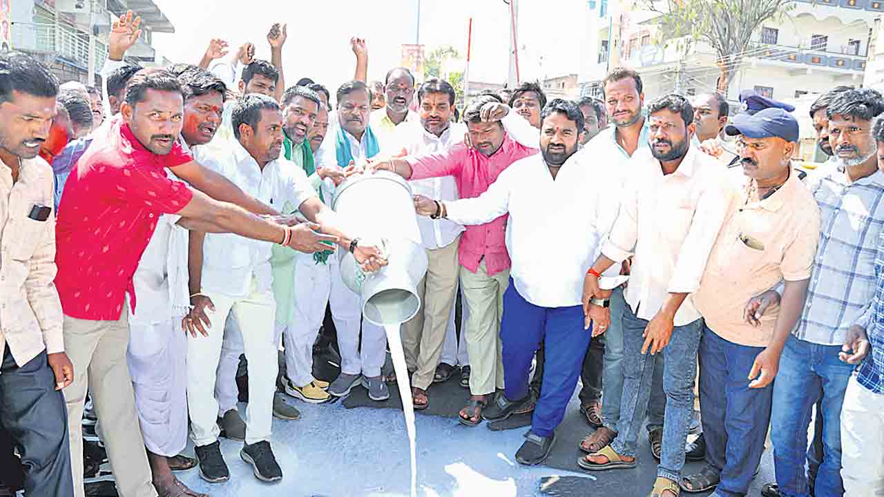 పశు పోషణా కష్టమాయె..