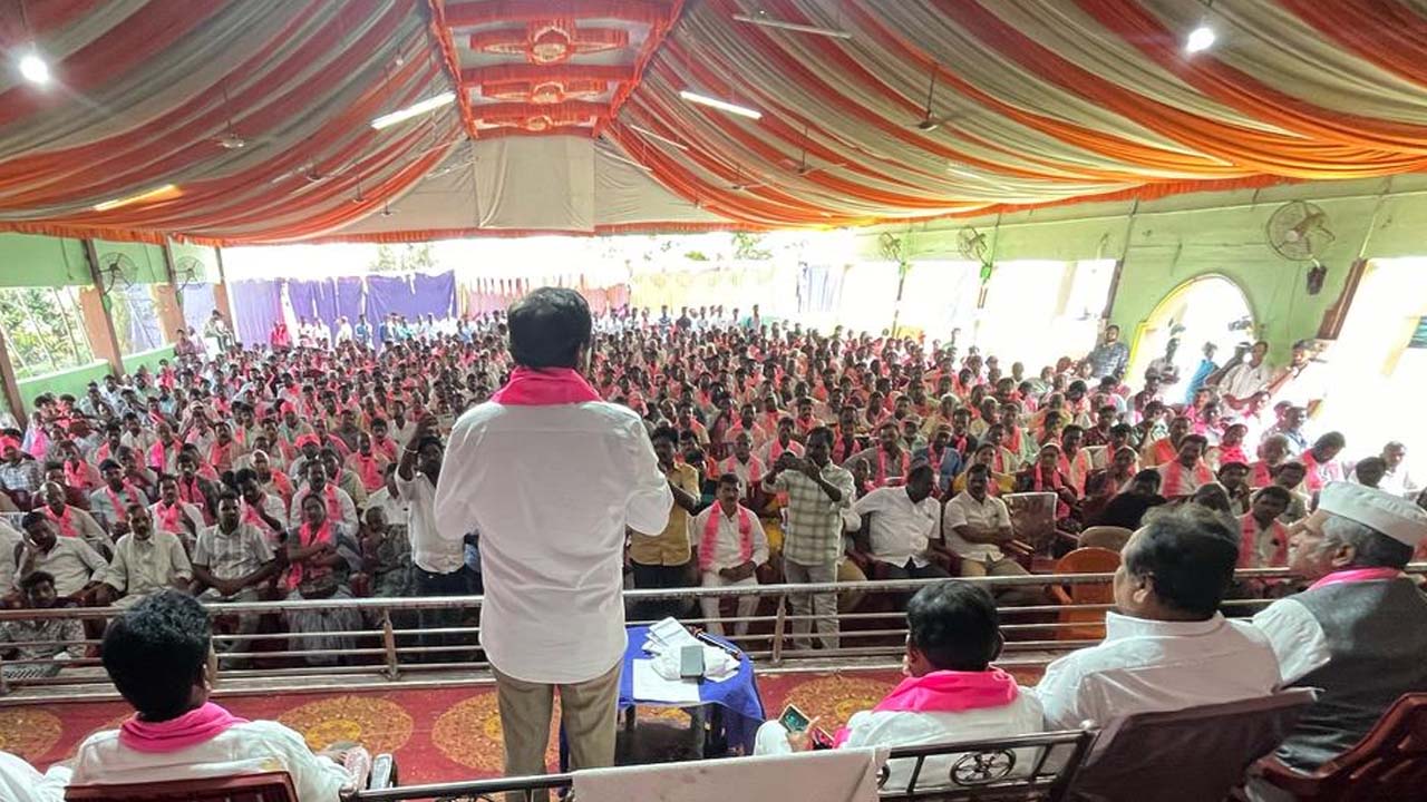 Errabelli Dayakar Rao | ఎవరూ భయపడొద్దు నిలదీయండి.. మాజీ మంత్రి ఎర్రబెల్లి దయాకర్‌రావు పిలుపు..!