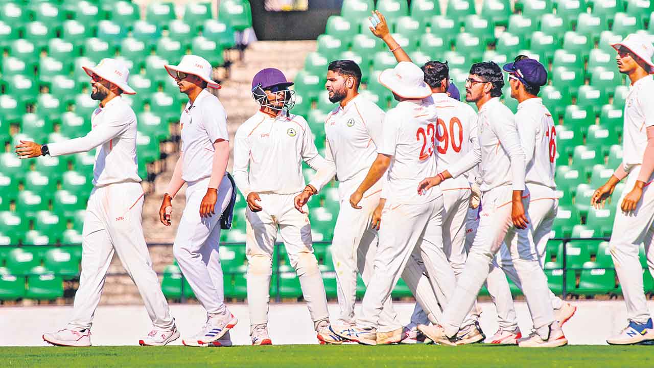 కష్టాల్లో ముంబై