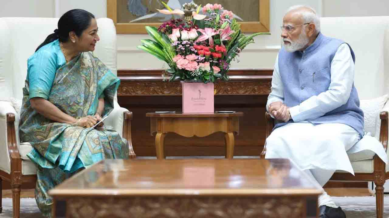 Delhi CM | ప్రధాని మోదీని కలిసిన ఢిల్లీ సీఎం రేఖా గుప్తా