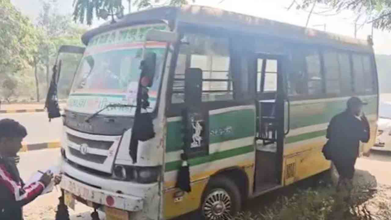 man beaten to death over spilled food | బస్సులో చెల్లాచెదురుగా పడిన ఆహారం.. వ్యక్తి ప్రైవేట్‌   భాగాల్లోకి రాడ్‌ చొప్పించి కొట్టి చంపిన వైనం