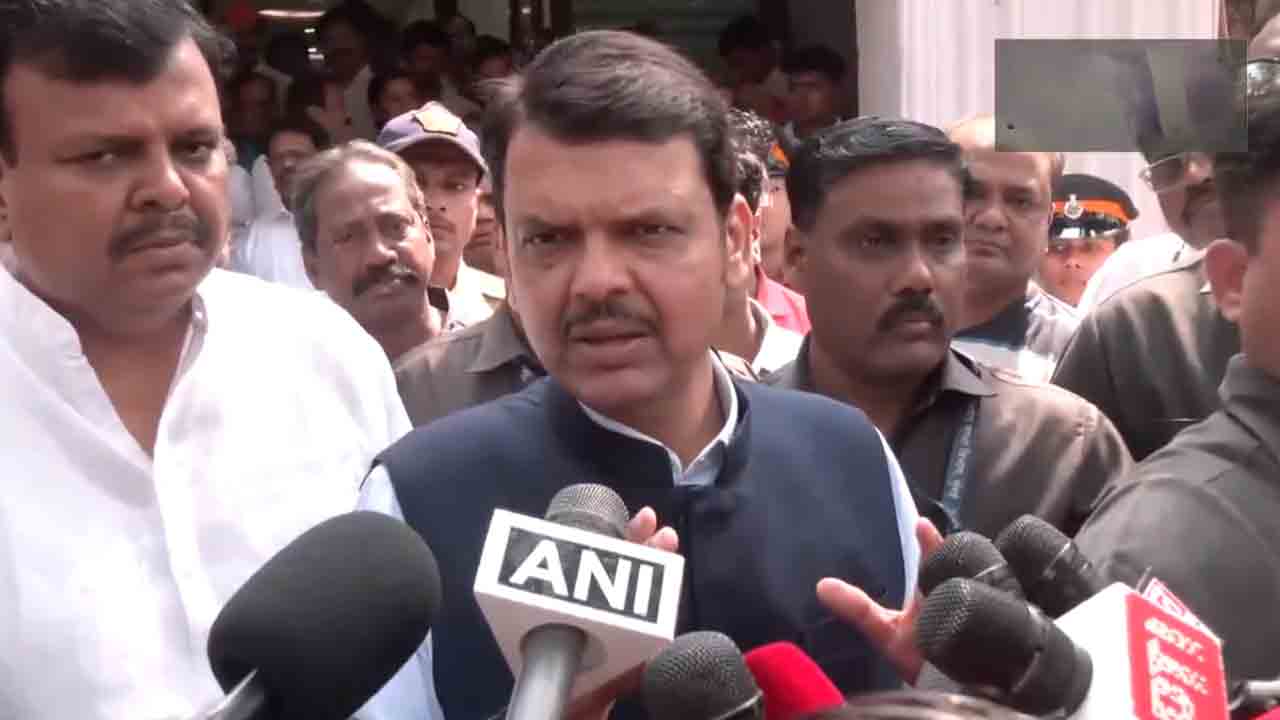 Devendra Fadnavis | వాక్‌ స్వేచ్ఛ ఉందికదా అని నోరు పారేసుకోవద్దు.. యూట్యూబర్‌కు మహా సీఎం వార్నింగ్