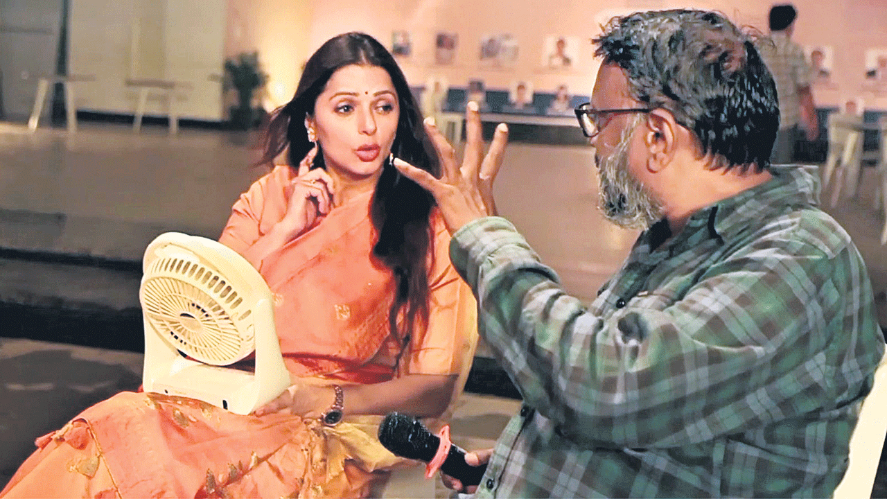 నేటి సమాజానికి దర్పణం