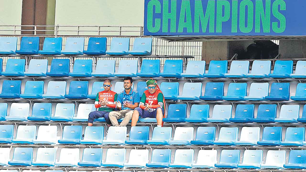 ODI Matches | వన్డేలు బోర్‌ కొట్టేశాయా?.. అభిమానం కాదు కదా.. తమ దేశం ఆడుతున్నా పట్టించుకోని ప్రేక్షకులు