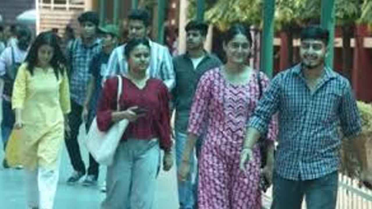 Entrance Exams | ప్రవేశ పరీక్షలకు నిమిషం ఆలస్యం నిబంధనకు బదులు కొత్త రూల్‌.. 15 నిమిషాల ముందే గేట్లు క్లోజ్‌