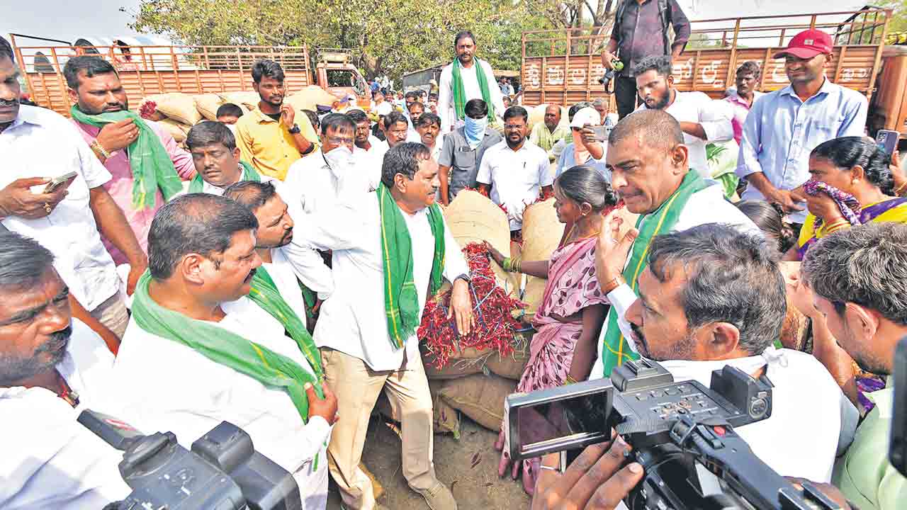 రైతులను మోసం చేస్తే పుట్టగతులుండవు
