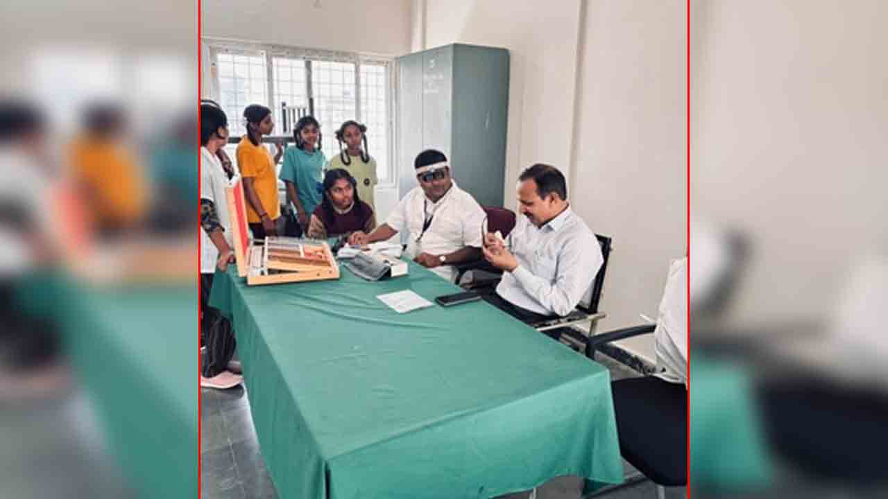 Eye tests | ఏకలవ్య మోడల్ పాఠశాలలో విద్యార్థులకు కంటి పరీక్షలు