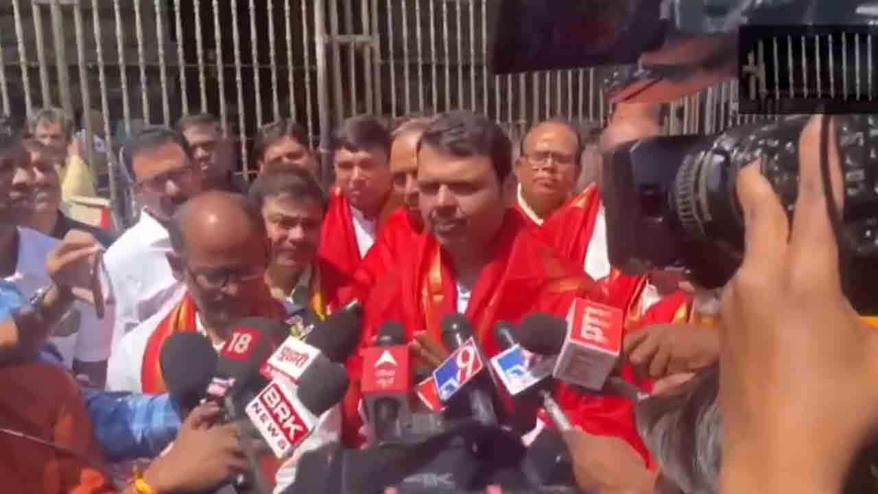 Devendra Fadnavis | తిరుపతి వెంకన్నను దర్శించుకున్న మహారాష్ట్ర సీఎం ఫడ్నవీస్‌.. Video