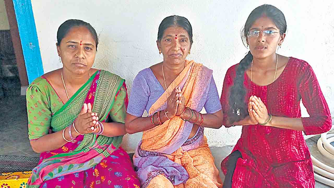 మాకెందుకీ శిక్ష? మేమేం నేరం చేసినం?