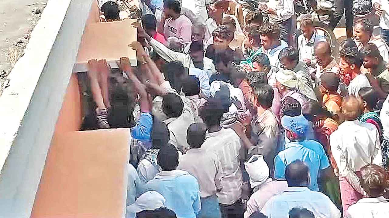 ఎరువుల కోసం అరిగోస