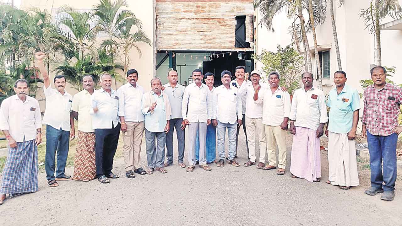 దేవాదుల మోటర్లు బంద్‌ చేయాలని రైతుల నిరసన