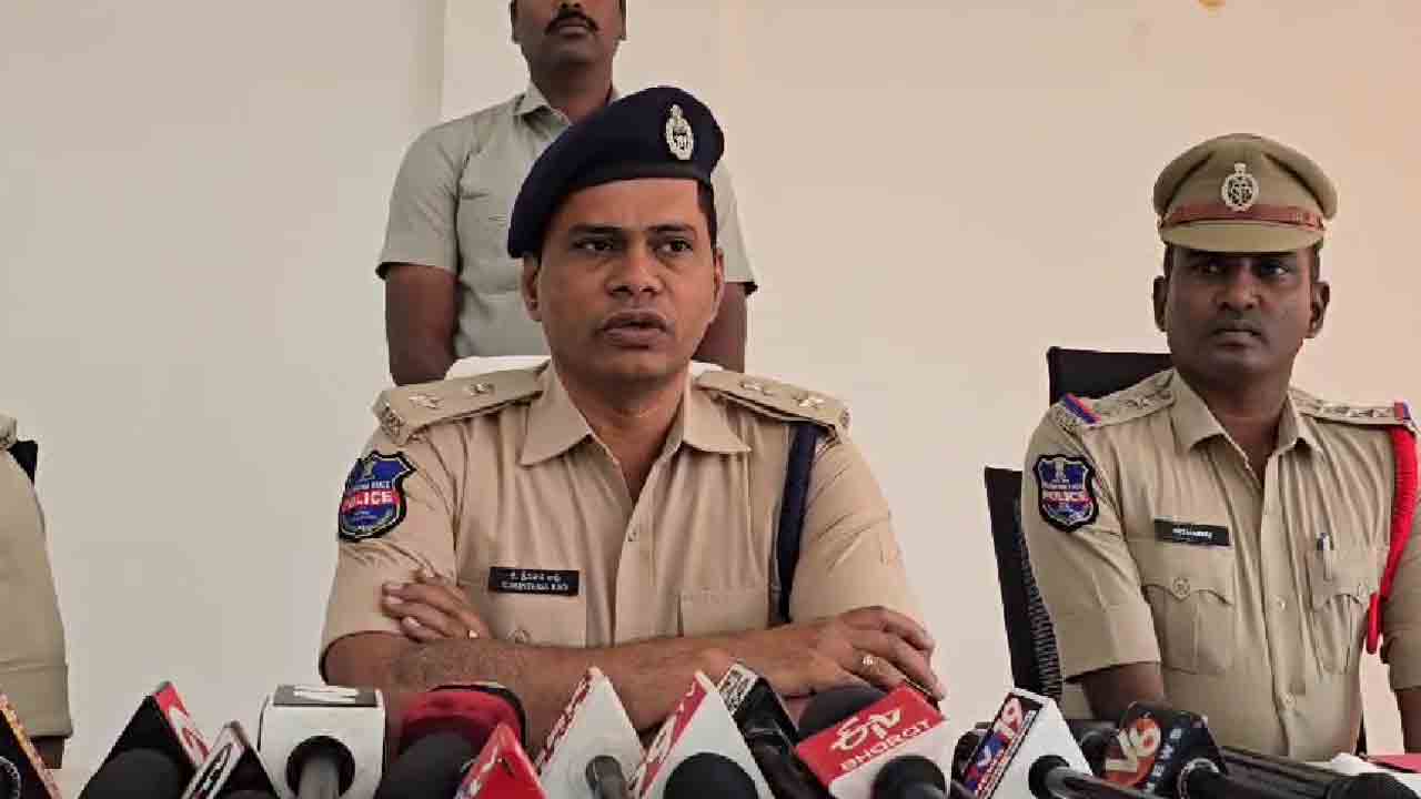 Property Murder | ఆస్తి కోసం కారుతో బైక్‌ను ఢీకొట్టి.. వేట కొడవళ్లతో అన్న హత్య..!