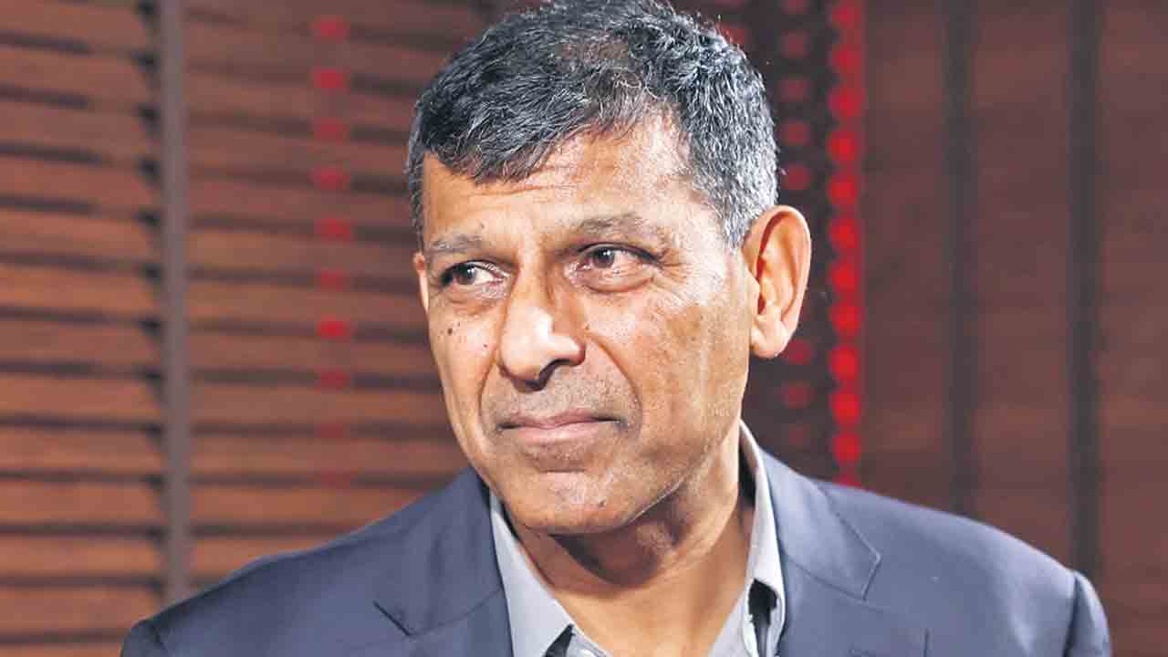 Raghuram Rajan | ఈ వృద్ధితో ఉద్యోగాలు పుట్టవ్‌.. జీడీపీ ఇంకా పెరిగితేనే కొత్త కొలువులు: ఆర్బీఐ మాజీ గవర్నర్‌