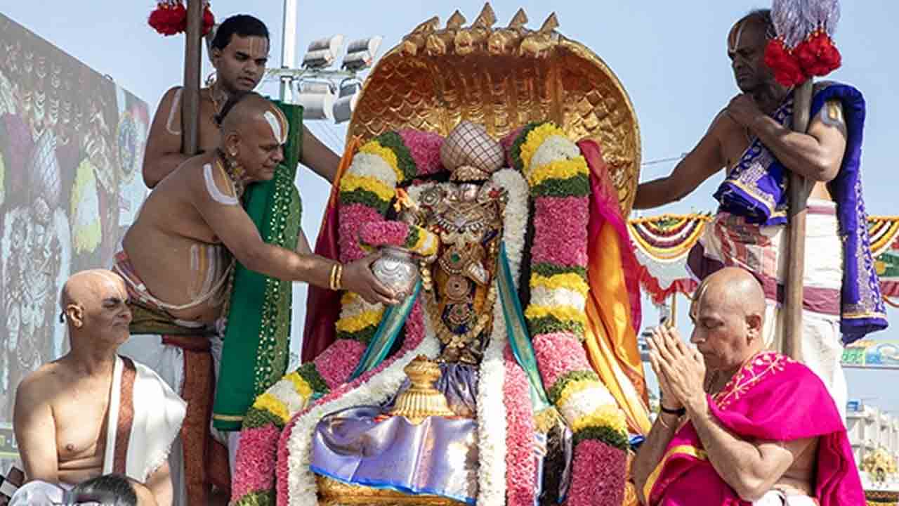 Garudavahanam At Tirumala R