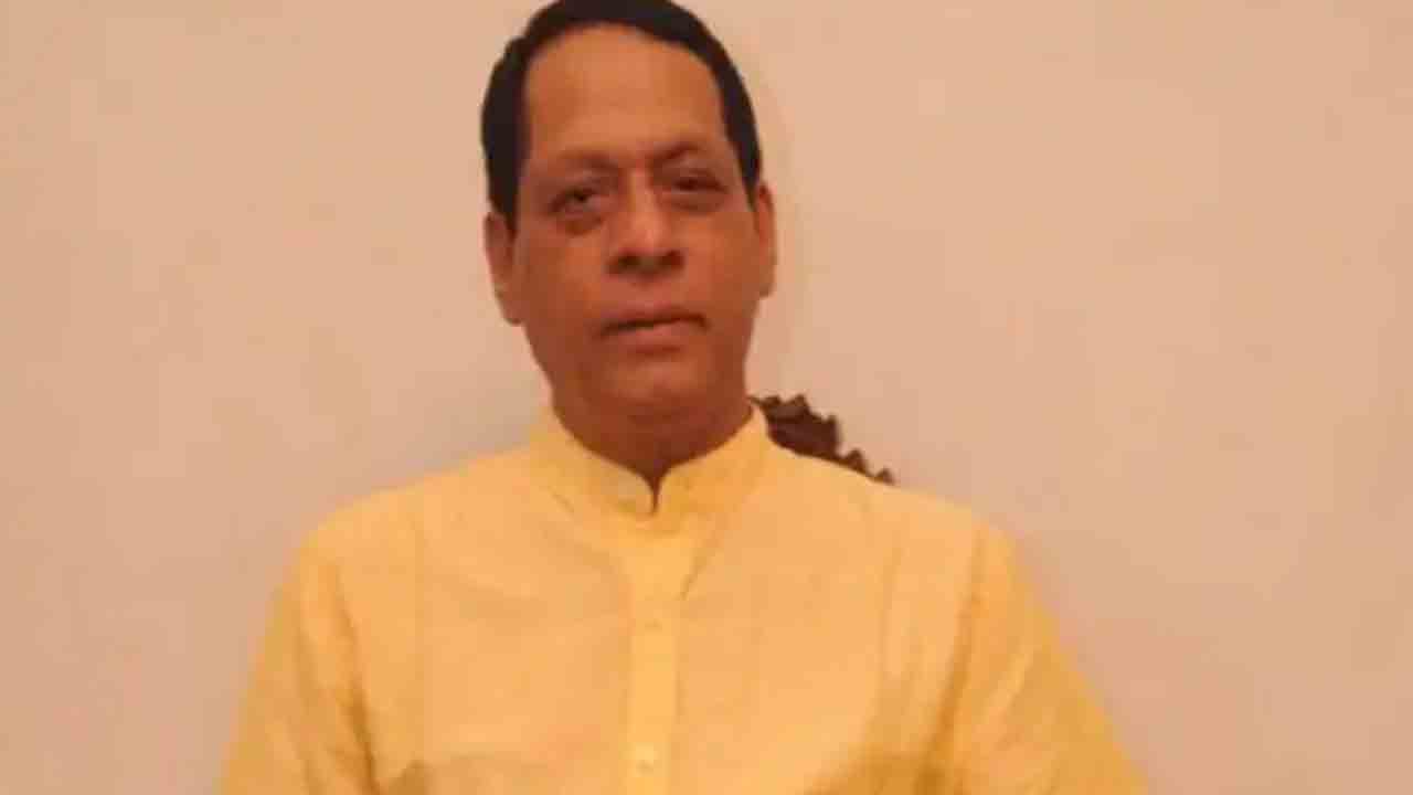 Ex MLA Dies Shortly After Fight | క్యాబ్‌ డ్రైవర్‌తో ఘర్షణ.. కుప్పకూలి మాజీ ఎమ్మెల్యే మృతి