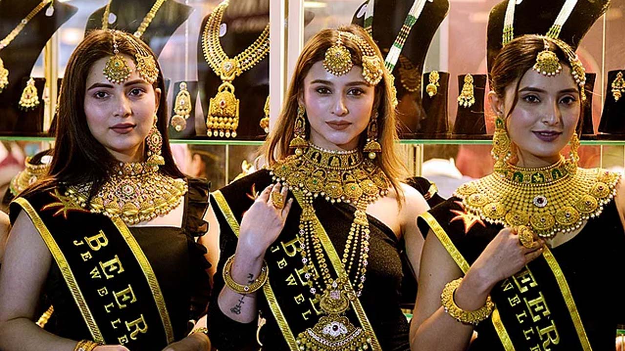 Gold Rate Hike | మళ్లీ భారీగా పెరిగిన బంగారం ధర.. తులం ఎంతకు పలుకుతుందంటే..?