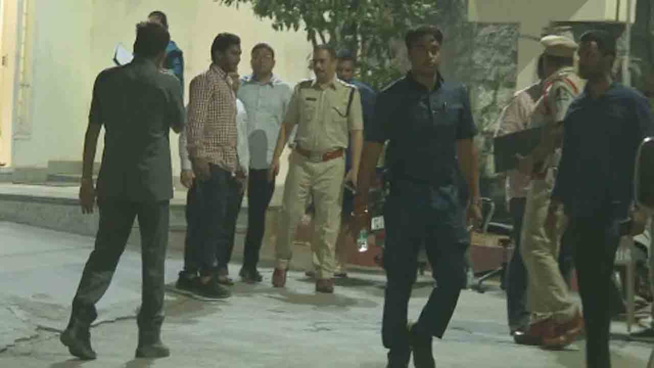 Gunfire| టోలిచౌకిలో అర్థరాత్రి కాల్పుల కలకలం..