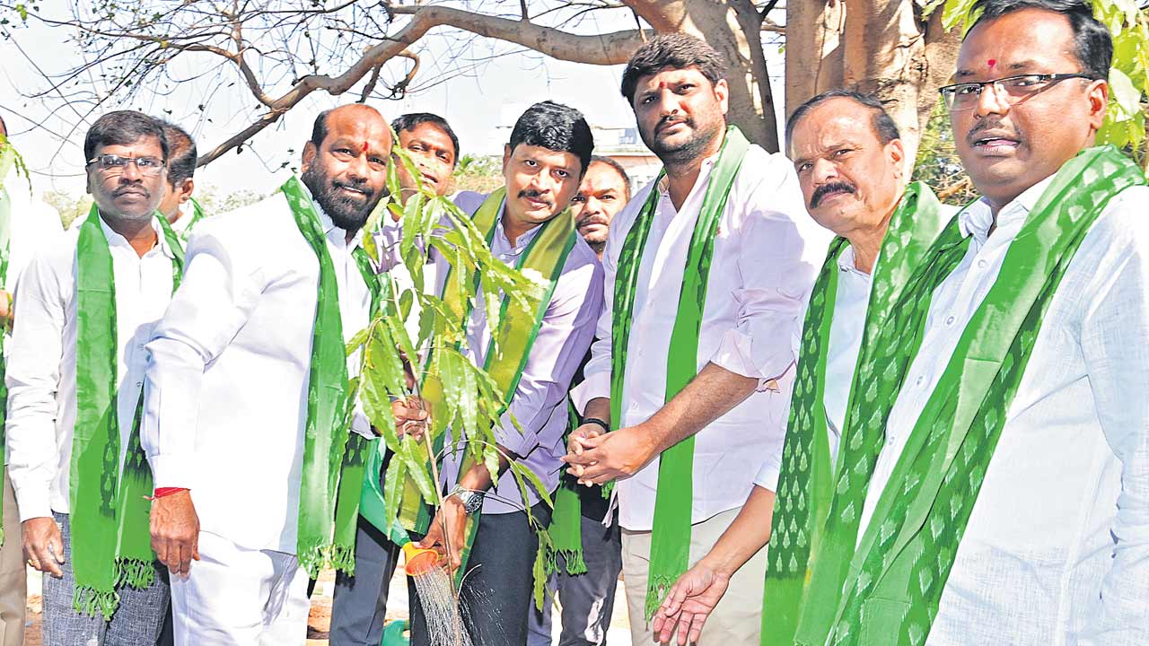 వేడుకలకు వేళాయె..