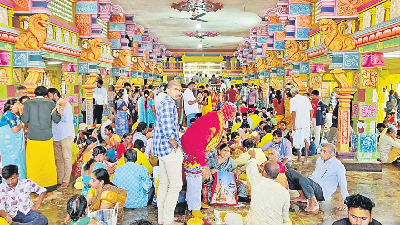 మార్మోగిన కొమురవెల్లి