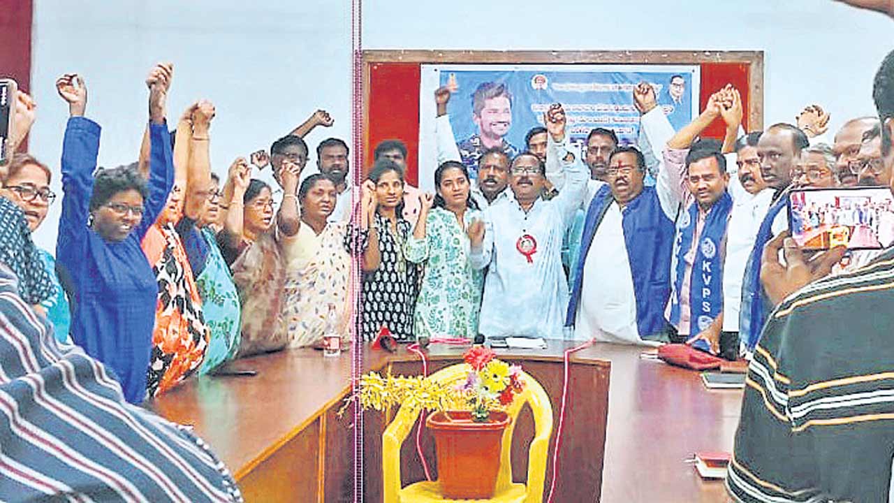 వడ్లకొండ కృష్ణ హంతకులను కఠినంగా శిక్షించాలి