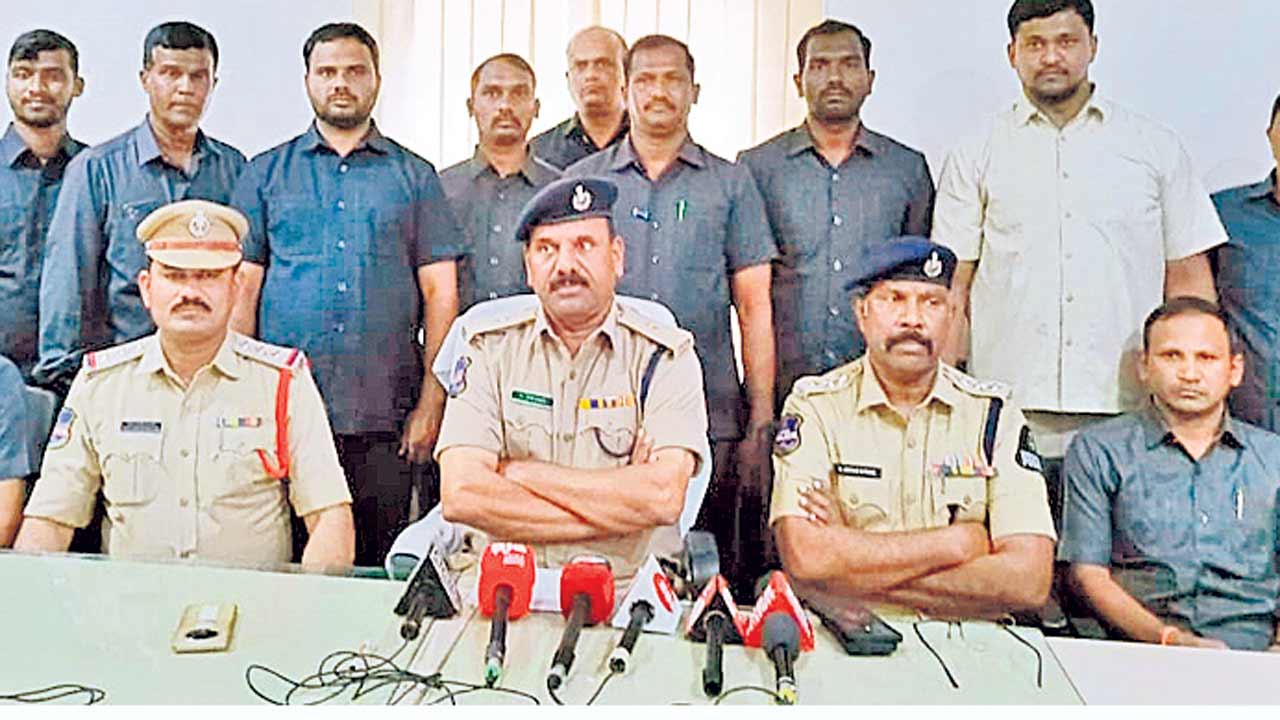 కాన్పూర్‌ కేంద్రంగా నకిలీ సర్టిఫికెట్ల దందా