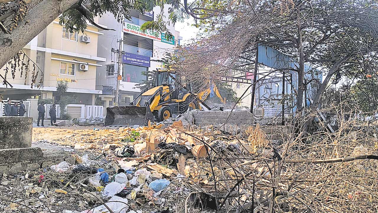 హైడ్రా కూల్చివేతలు