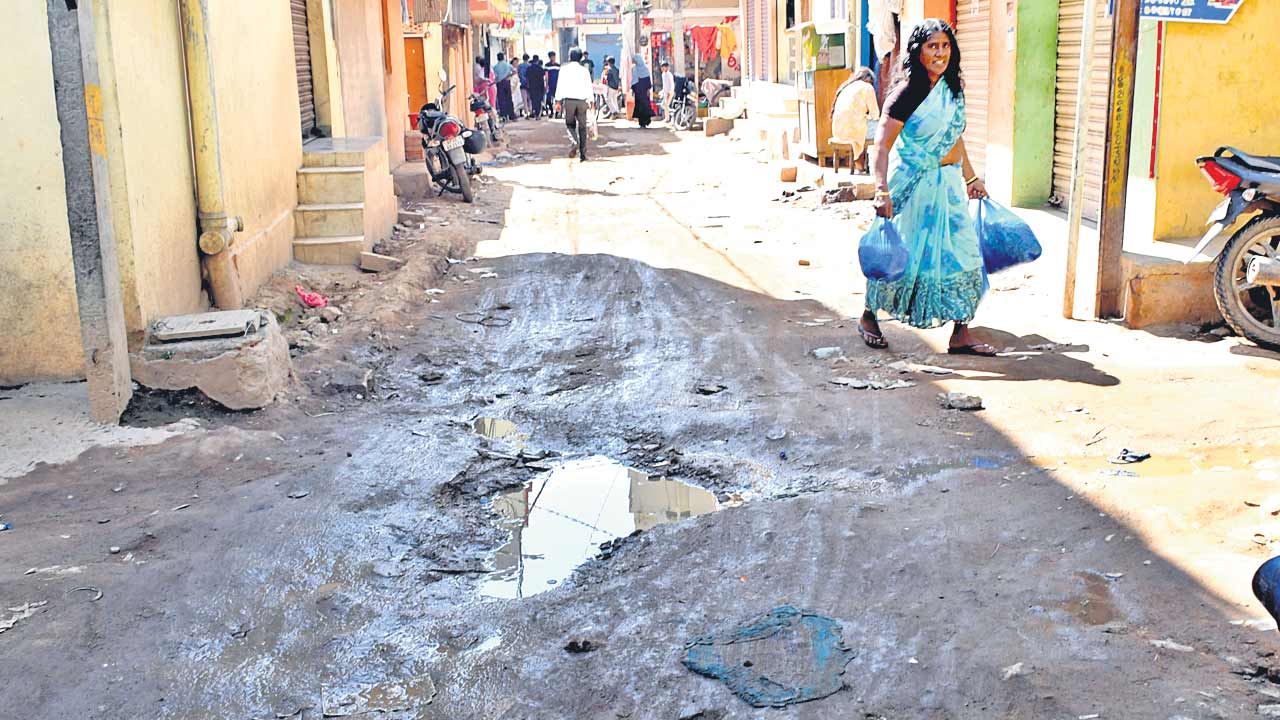 అంధకారంలో భాగ్యనగరం