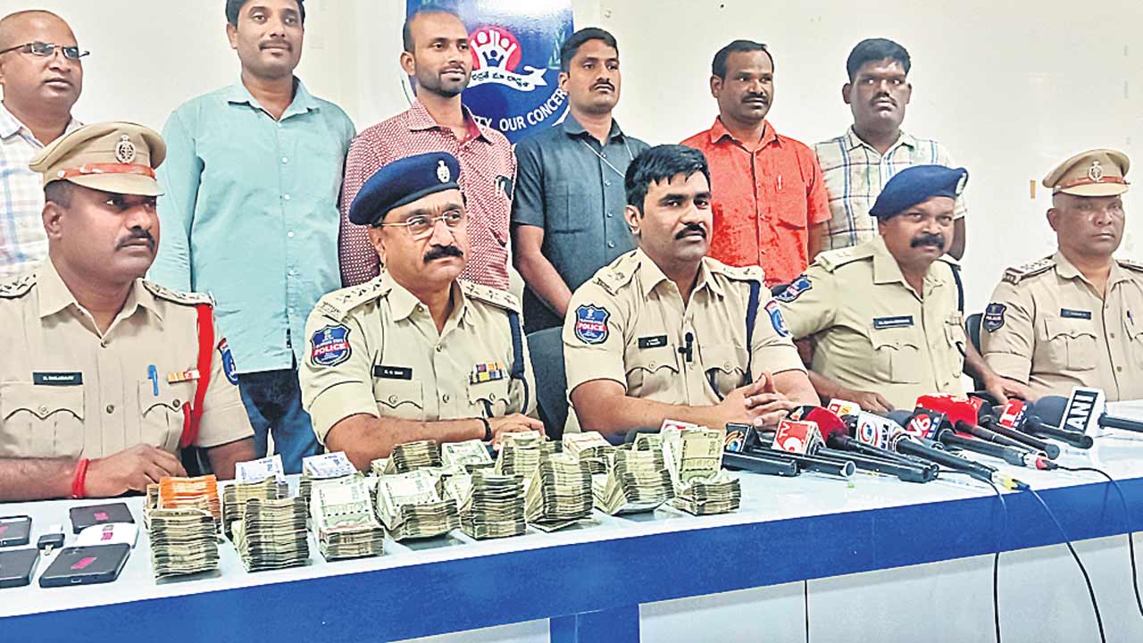 జీఎంఆర్‌ ఎరీనాలో పవర్‌ కేబుల్‌చోరీ