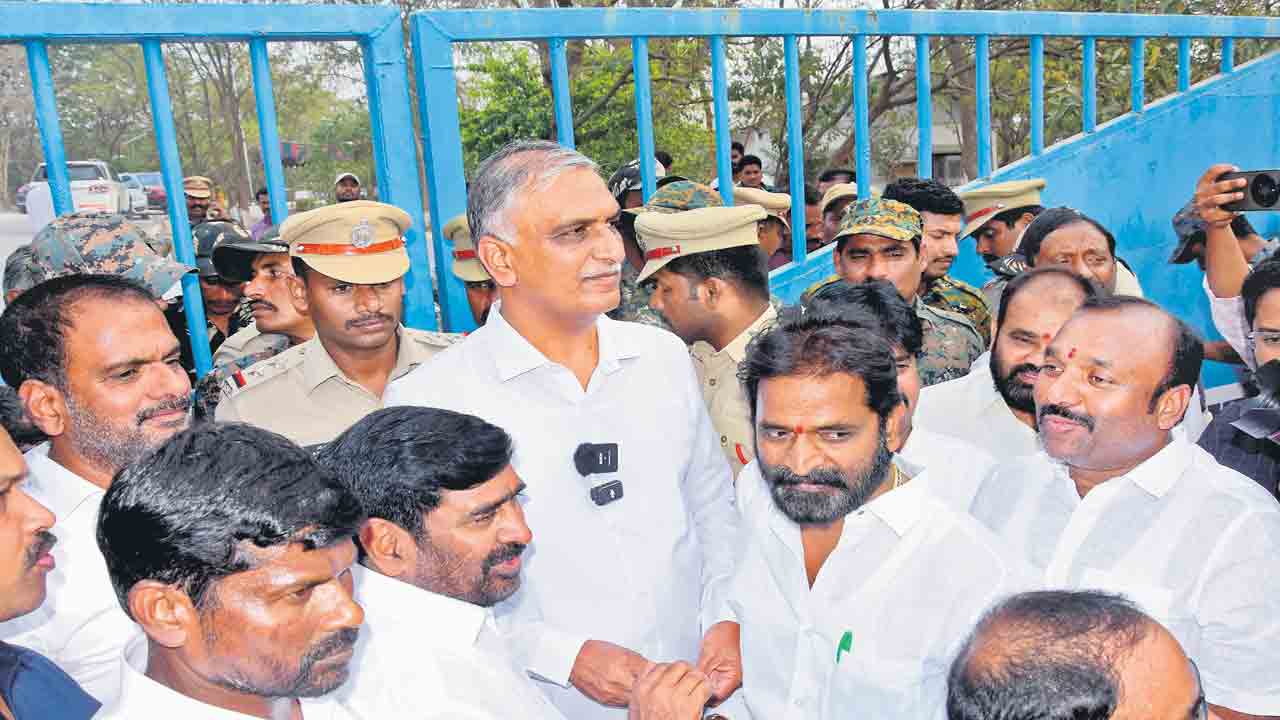 Harish Rao | ప్రమాదంపై పరిహాసమా.. ఎస్‌ఎల్‌బీసీ సొరంగంలో 8 మంది చిక్కుకుంటే ఇంత నిర్లక్ష్యమా?: హరీశ్‌రావు