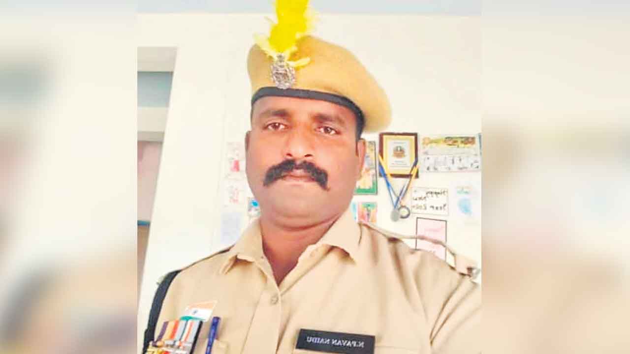 హెడ్‌కానిస్టేబుల్‌ ఆత్మహత్య