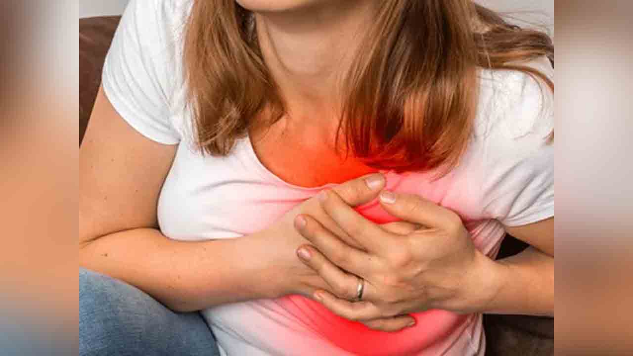 Heart Stroke | ప్రయాణికురాలికి గుండెపోటు.. శంషాబాద్‌ ఎయిర్‌పోర్టులో అత్యవసరంగా విమానం ల్యాండింగ్‌