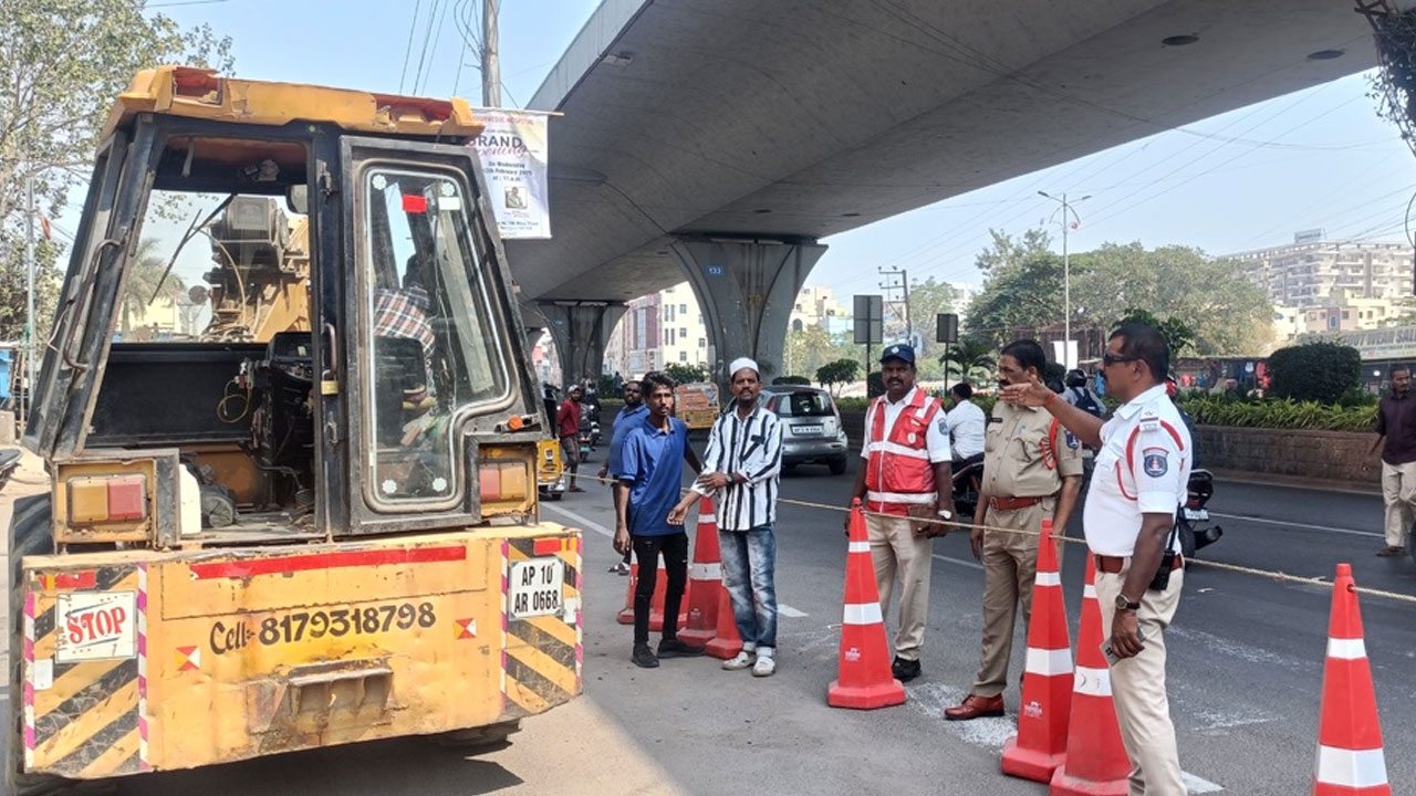 Rajendra Nagar | రోడ్డు ప్రమాదాలను నివారించేందుకు చర్యలు..