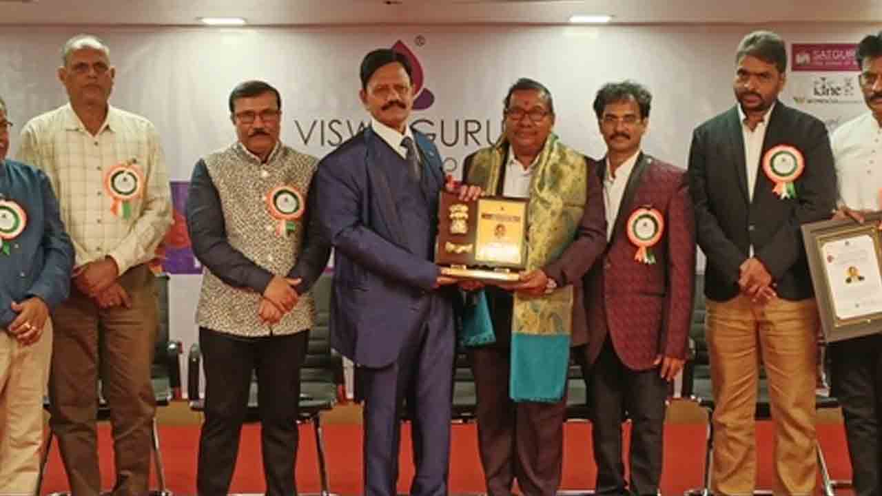 Indian Icon Award | డాక్టర్‌ తుకారాంకు స్వామి వివేకానంద ఇండియన్ ఐకాన్ అవార్డ్