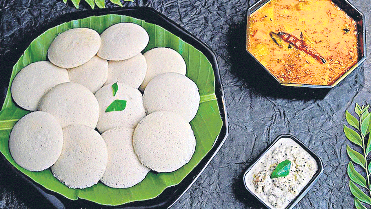 Plastic in Idli | ఇడ్లీల్లో ప్లాస్టిక్‌ ఆనవాళ్లు.. వస్ర్తానికి బదులు వాటిని వాడినందుకే!
