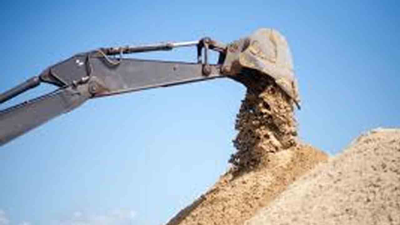 Illegal mining | ‘అధికారులు, నాయకుల నిర్లక్ష్యం.. అక్రమ ఇసుక రవాణాను అరికట్టాలి’