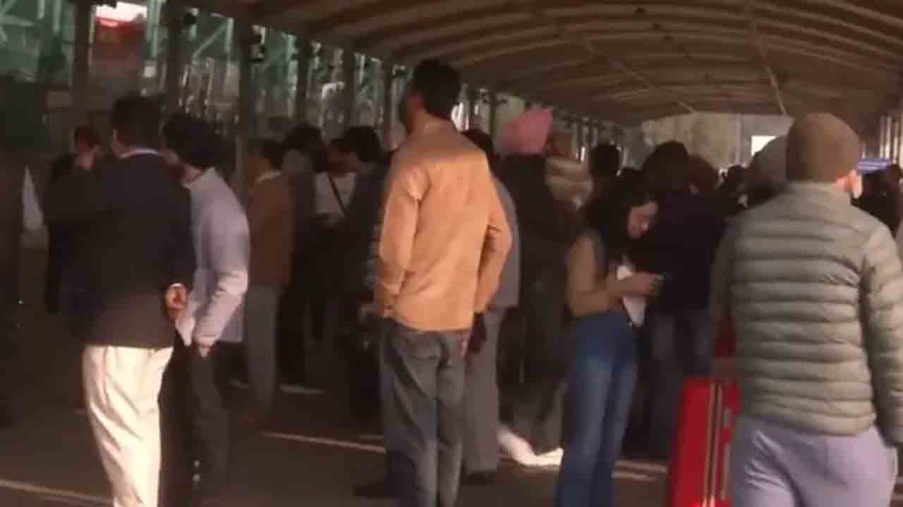 illegal Indian immigrants | 205 మంది వలసదారులతో.. అమృత్‌సర్‌ చేరుకున్న యూఎస్‌ మిలటరీ విమానం