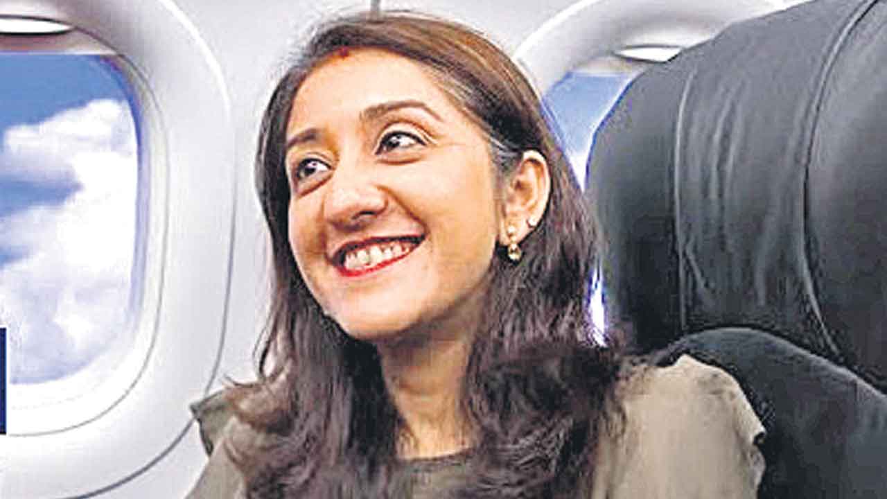 Rachel Kaur | రోజూ ఆఫీసుకు విమానంలో.. నిత్యం 700 కి.మీ. ప్రయాణిస్తున్న భారత సంతతి మహిళ