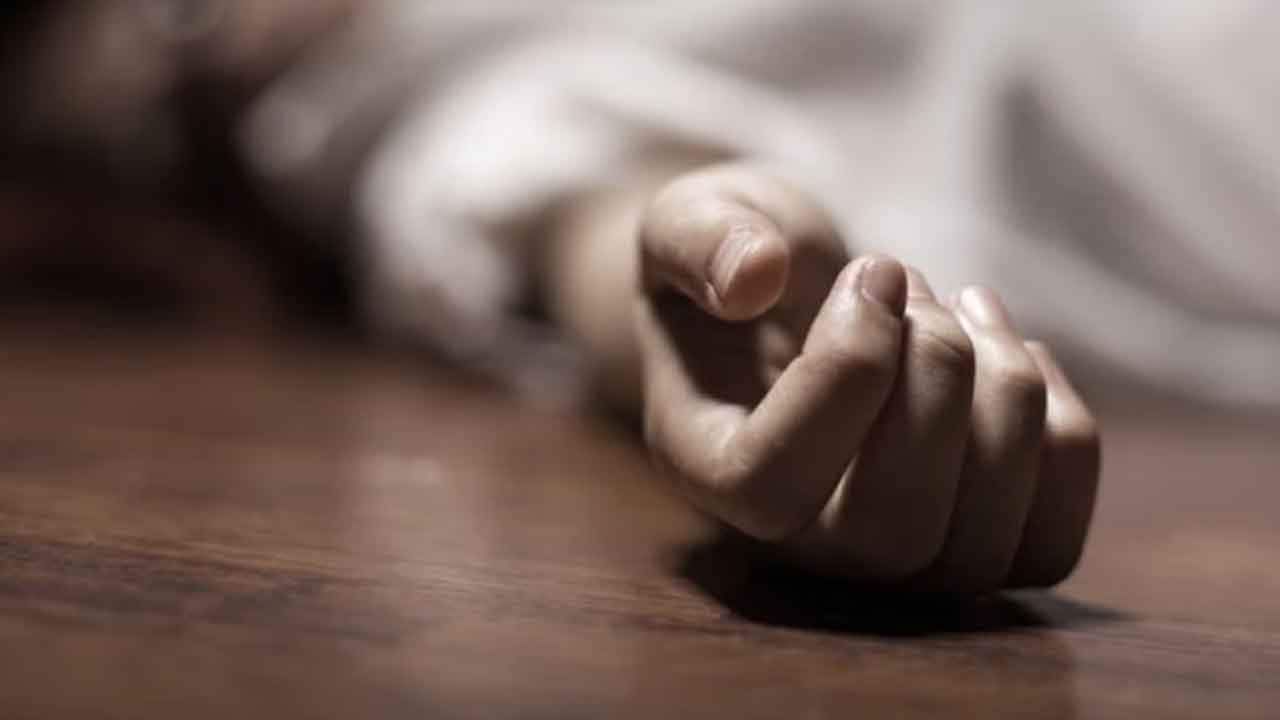 నృత్యం చేస్తూ విద్యార్థిని మృతి